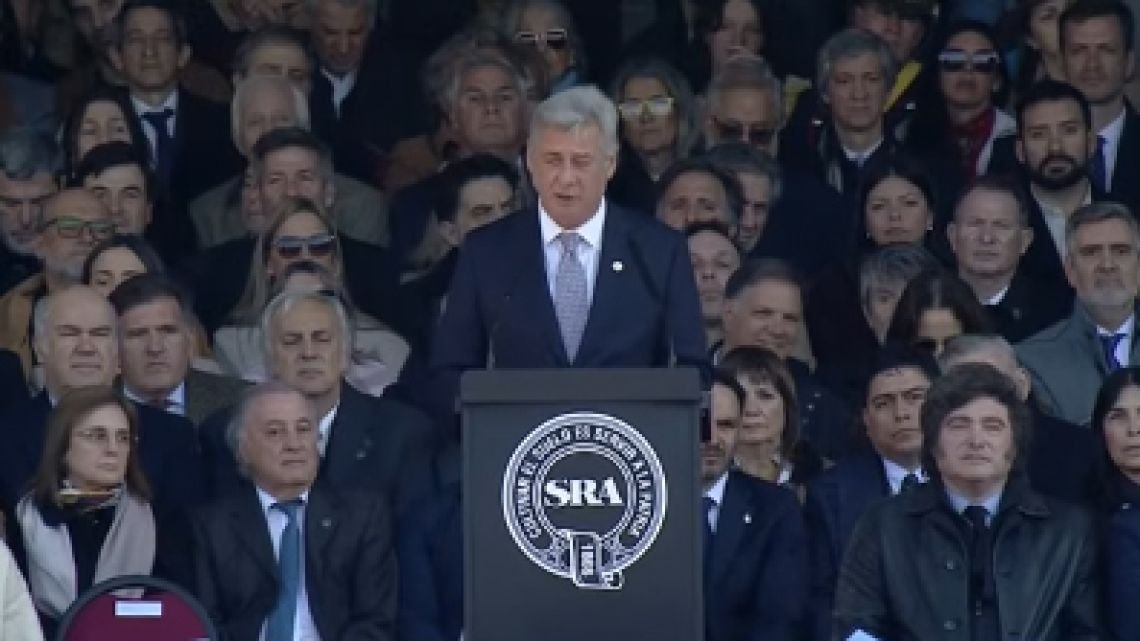 Acto en la Rural: Pino pidió "el fin de las retenciones e inversiones básicas del Estado en infraestructura"
