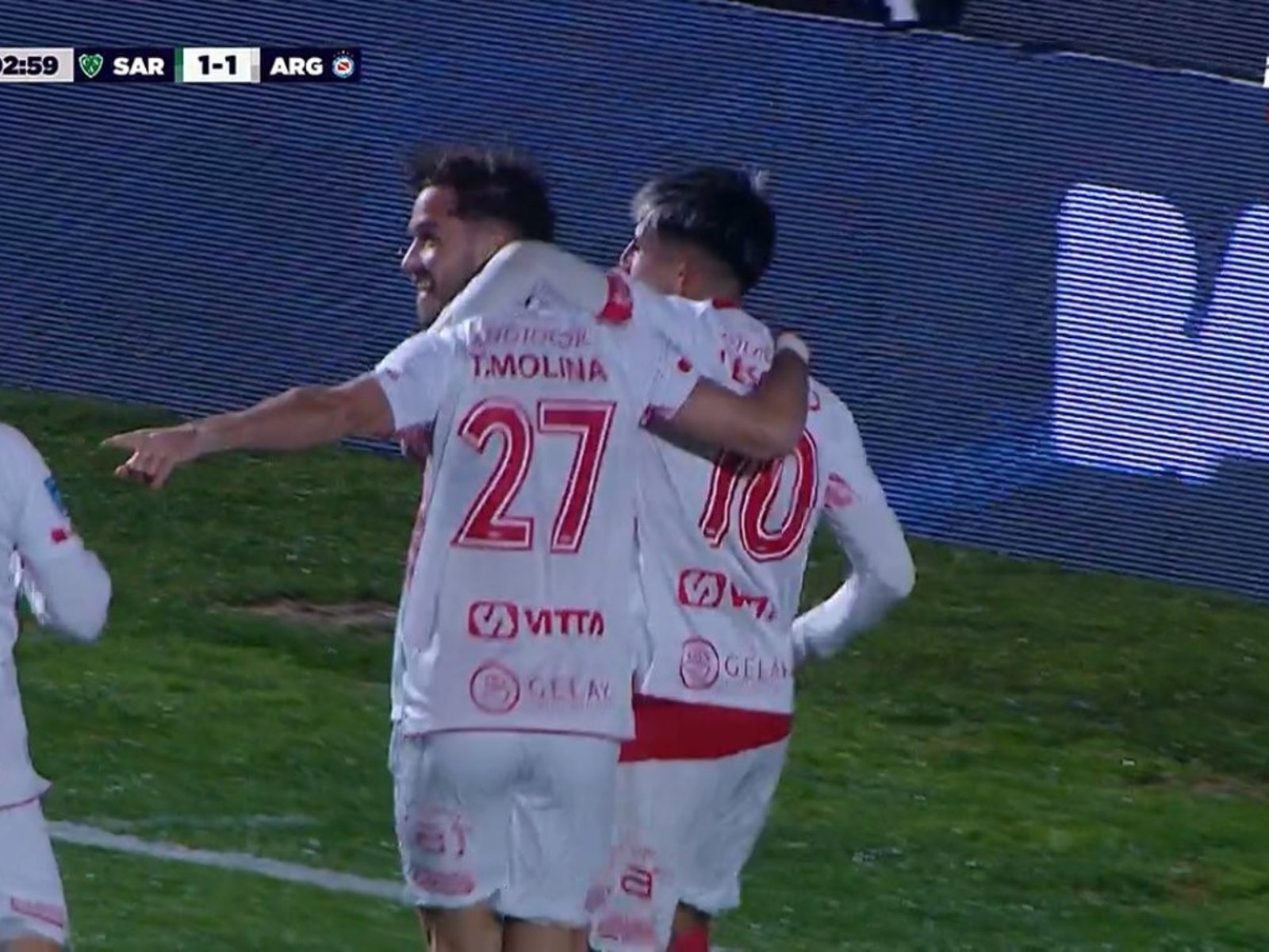 Alan Lescano y un golazo acrobático para el empate de Argentinos Juniors en Junín en la vuelta del fútbol argentino