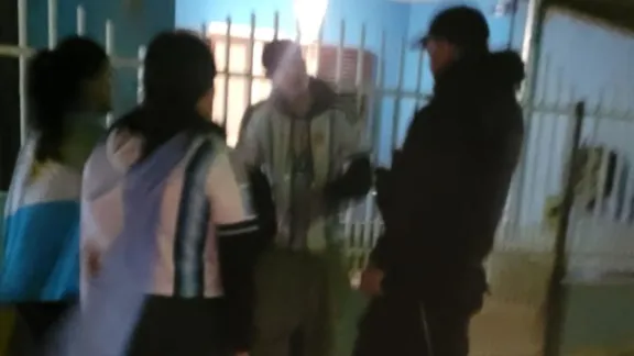 Alcoholizada, causó disturbios frente a una casa y terminó en la comisaría