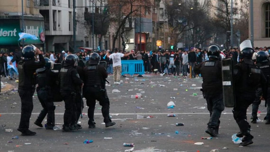 Argentina-Inglaterra: Córdoba duplicará el operativo policial y sugirieron cerrar los comercios