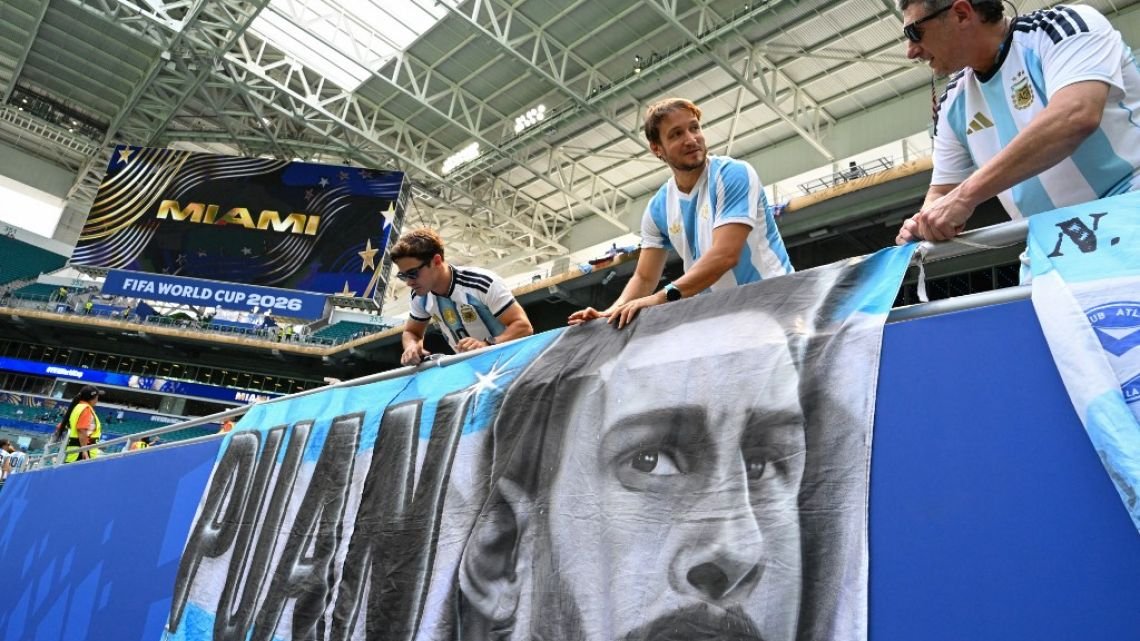 Argentina-Inglaterra, EN VIVO: con la incógnita sobre la formación, los hinchas ya ingresan al estadio en Atlanta