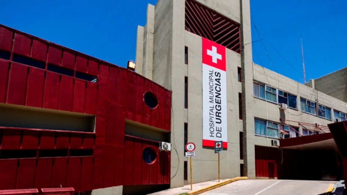 Atacaron a botellazos a un adolescente en el centro de Carlos Paz: continúa grave tras la cirugía