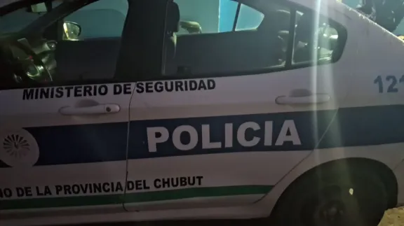 Atacó a golpes un patrullero tras una discusión con policías