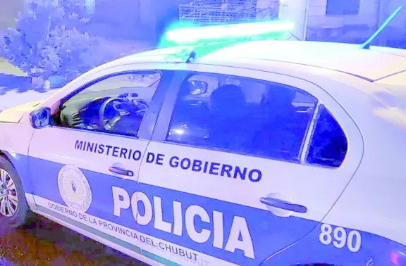 Balearon a un hombre en pelea callejera en barrio de Trelew y estaba grave