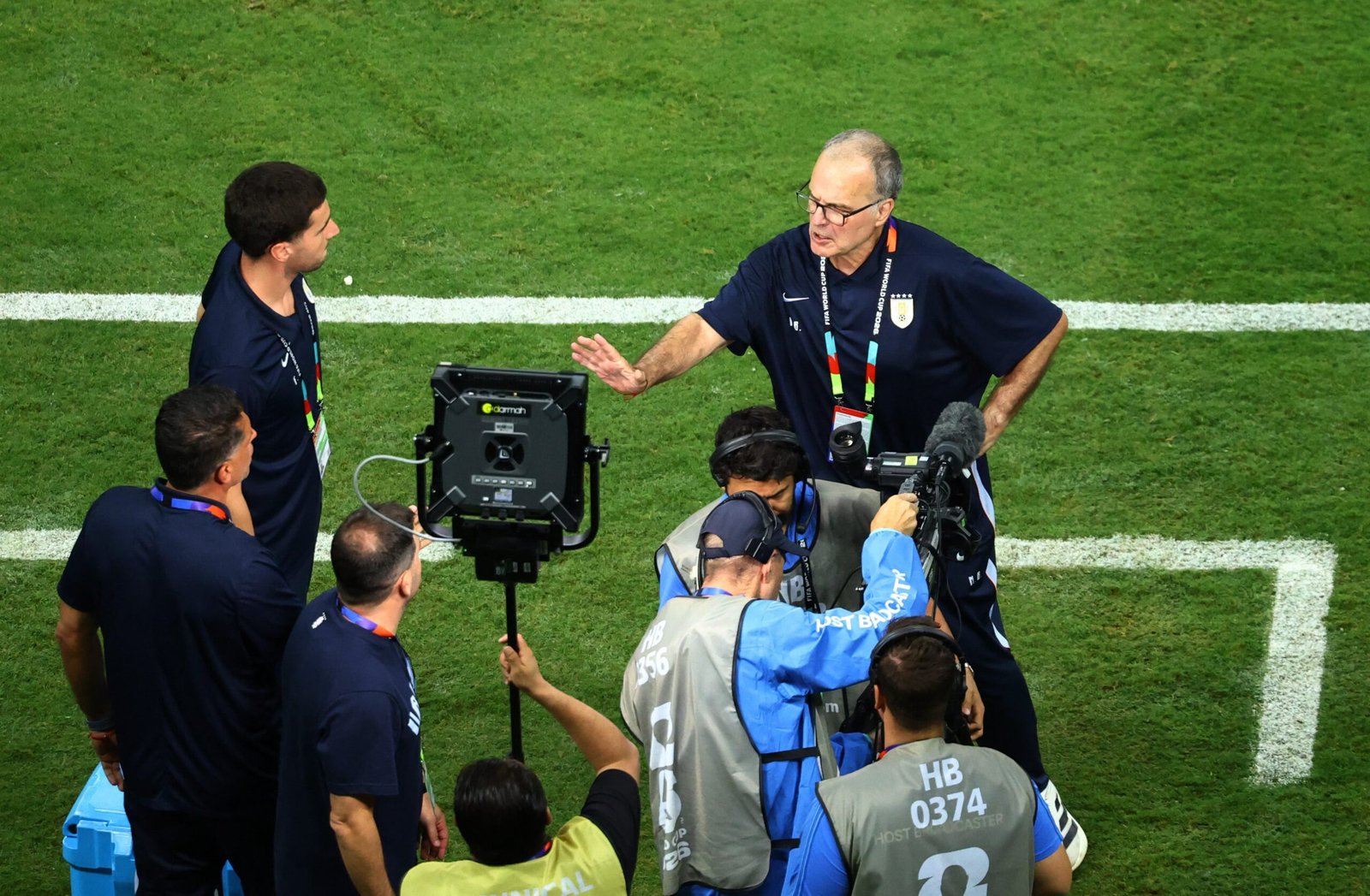 Bielsa se despide de Uruguay y confiesa que los jugadores le pidieron reducir y espaciar las charlas técnicas