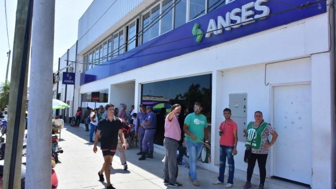 Calendario de pagos de ANSES en julio: fechas postergadas y cronograma del lunes 13