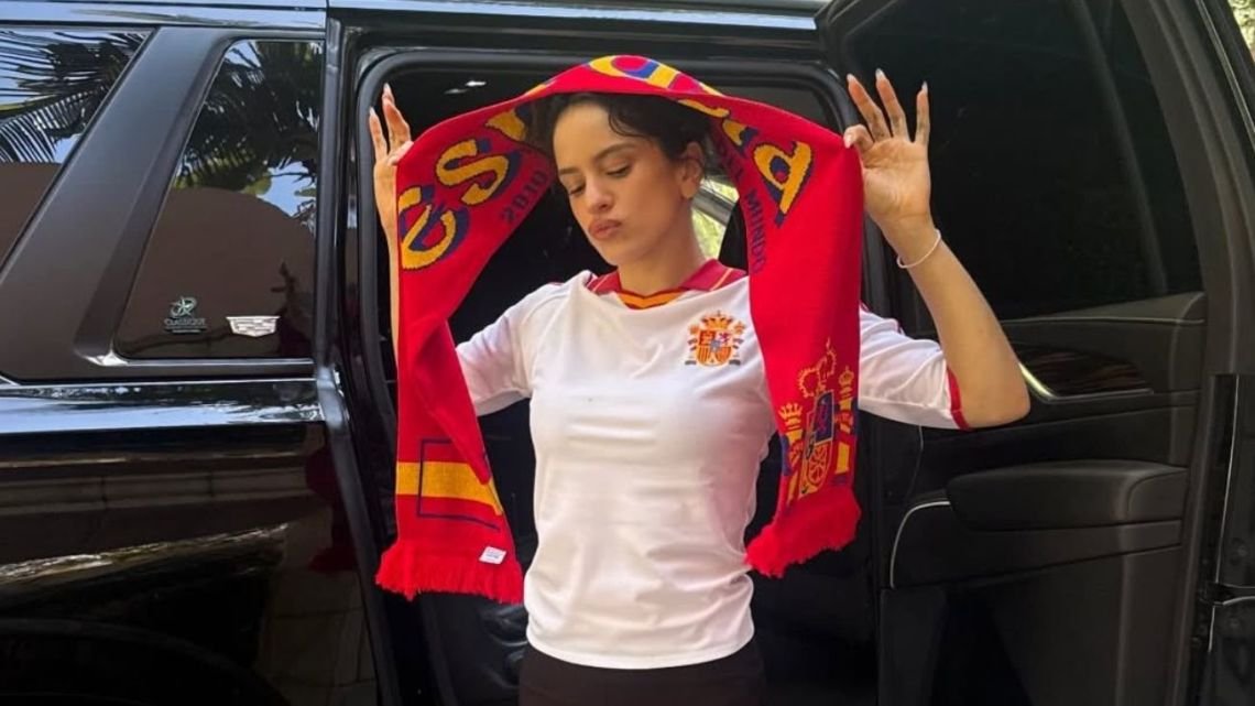 Cancelaron un homenaje sinfónico a Rosalía en Córdoba por amenazas y mensajes de odio, pese a que la cantante pidió disculpas