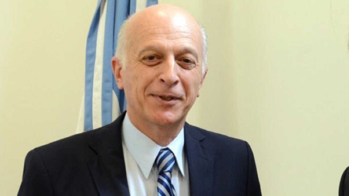 Eduardo Casal irá por primera vez al Congreso para defender su gestión