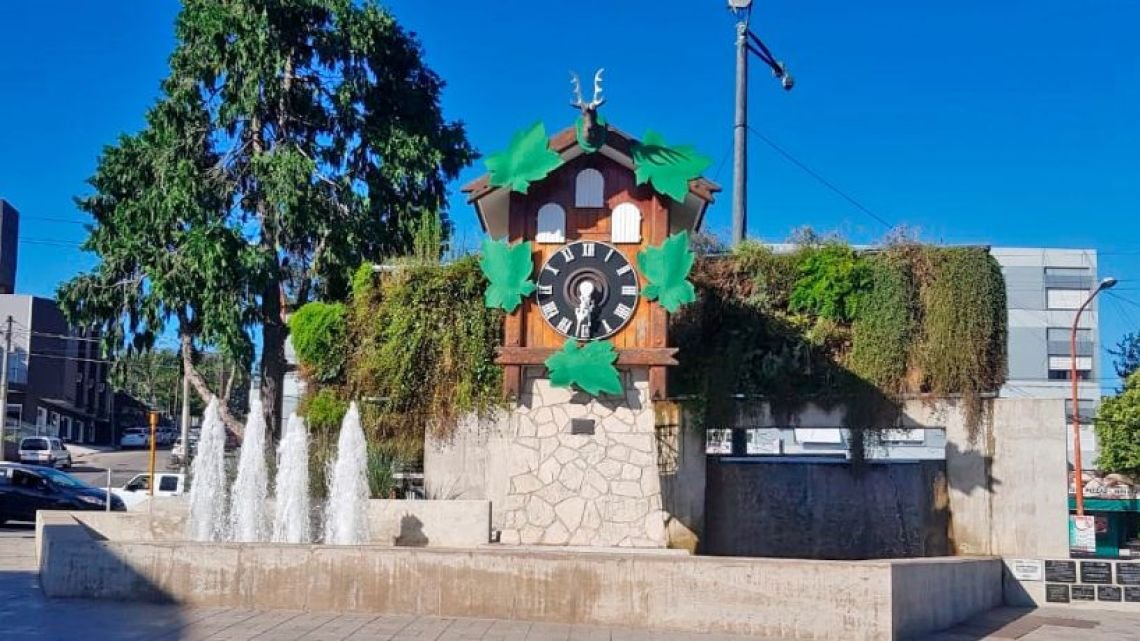 "El Cucú tendría que estar funcionando": Antonio Laje cruzó al intendente de Carlos Paz por el deterioro del histórico reloj