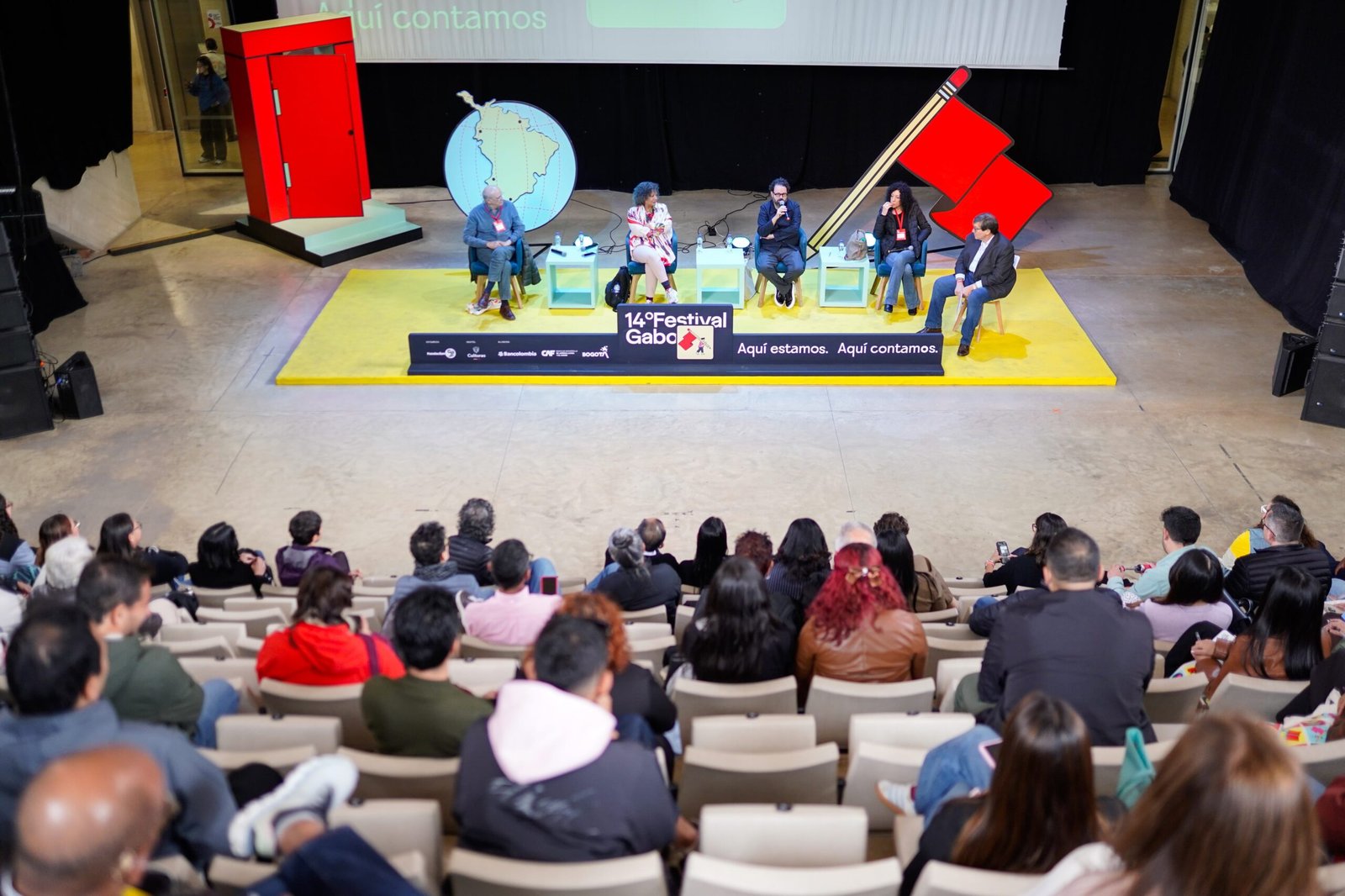 Luz Mely Reyes, Carlos Fernando Chamorro, Leila Guerriero, Javier Lafuente y Jaime Abello Banfi este sábado.