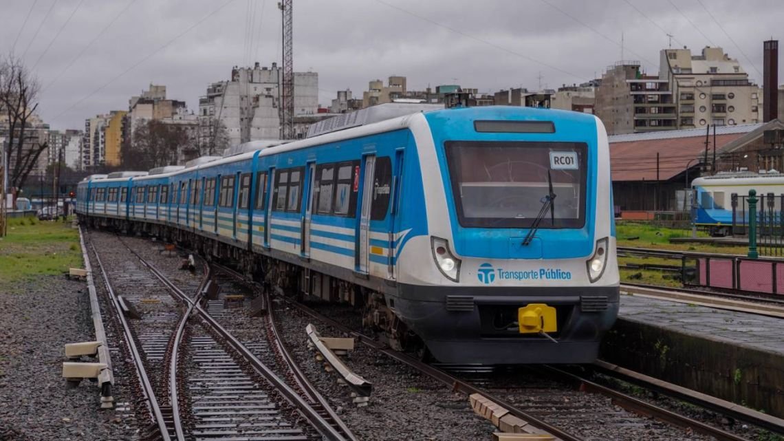 El Tren Sarmiento suspenderá sus servicios durante el feriado del 9 de julio