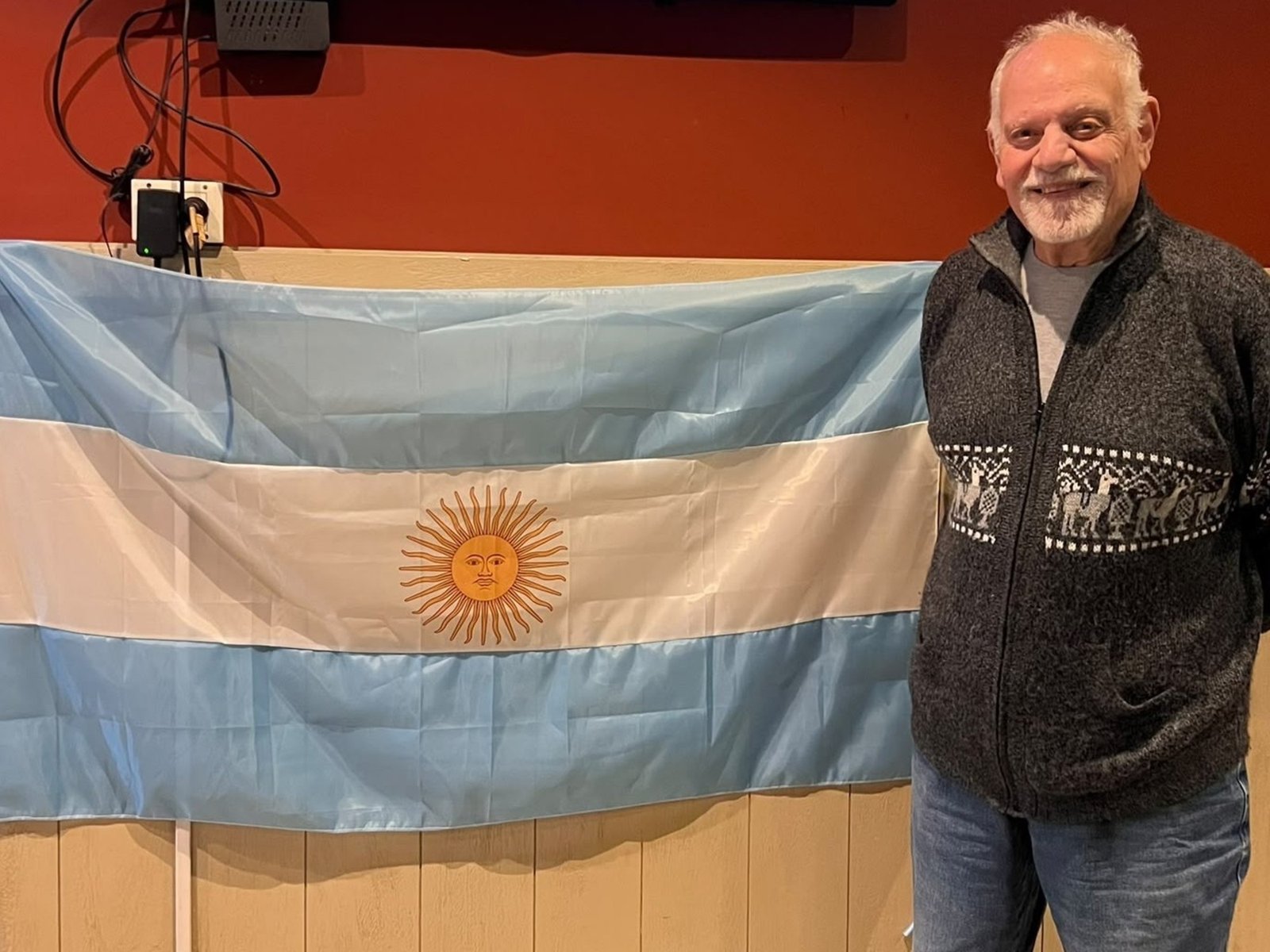 El egipcio que escapó de su país en barco, adoptó como patria a la Argentina y ahora es fanático de la Scaloneta
