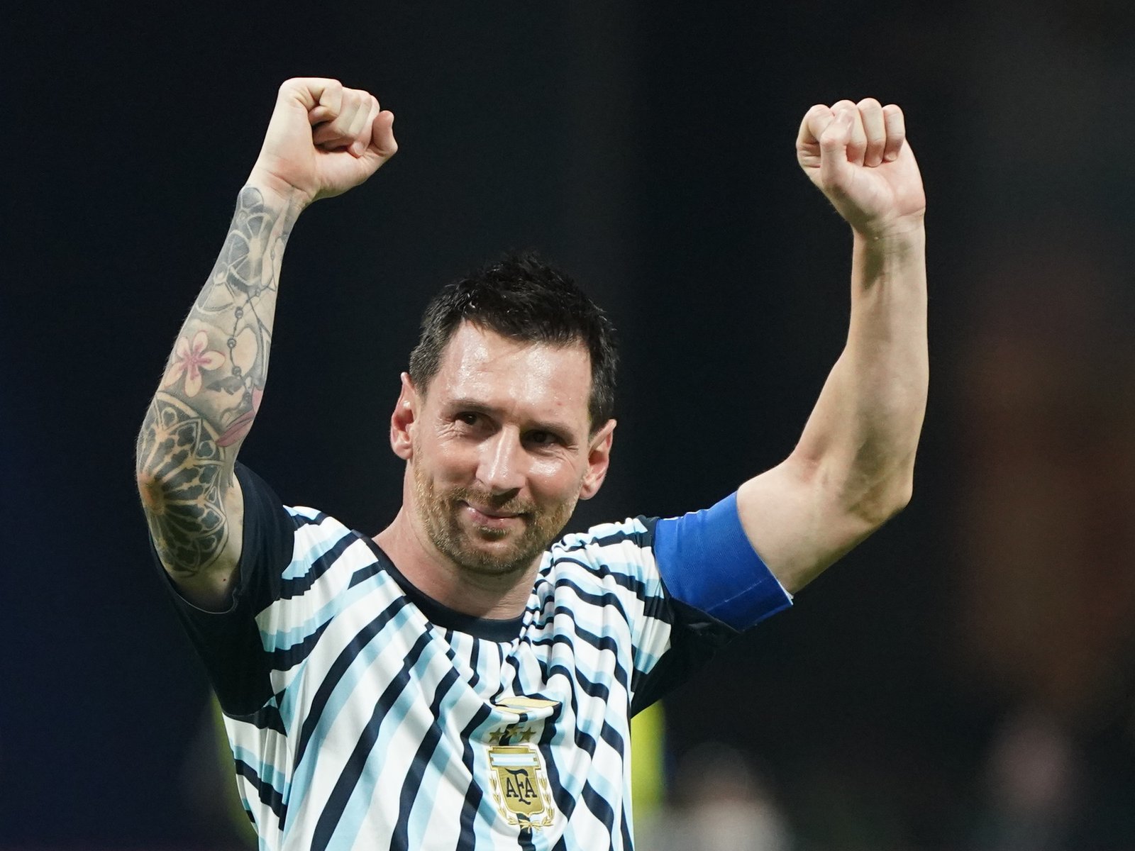 El partido que puede cerrar el círculo de Messi, contra la camiseta que pudo ser y la que nunca eligió