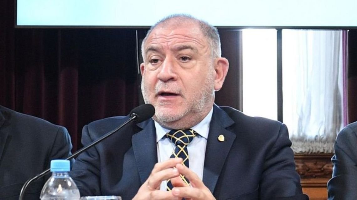 Juez apuntó contra Acosta por el viaje a China: “Tenemos sobradas sospechas de que fueron pagados por el Gobierno provincial”