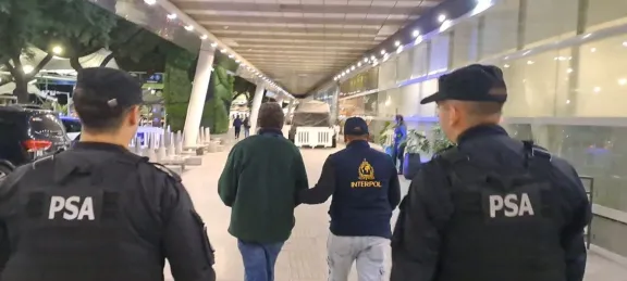La Policía Federal extraditó desde Paraguay a un hombre acusado de abuso sexual agravado
