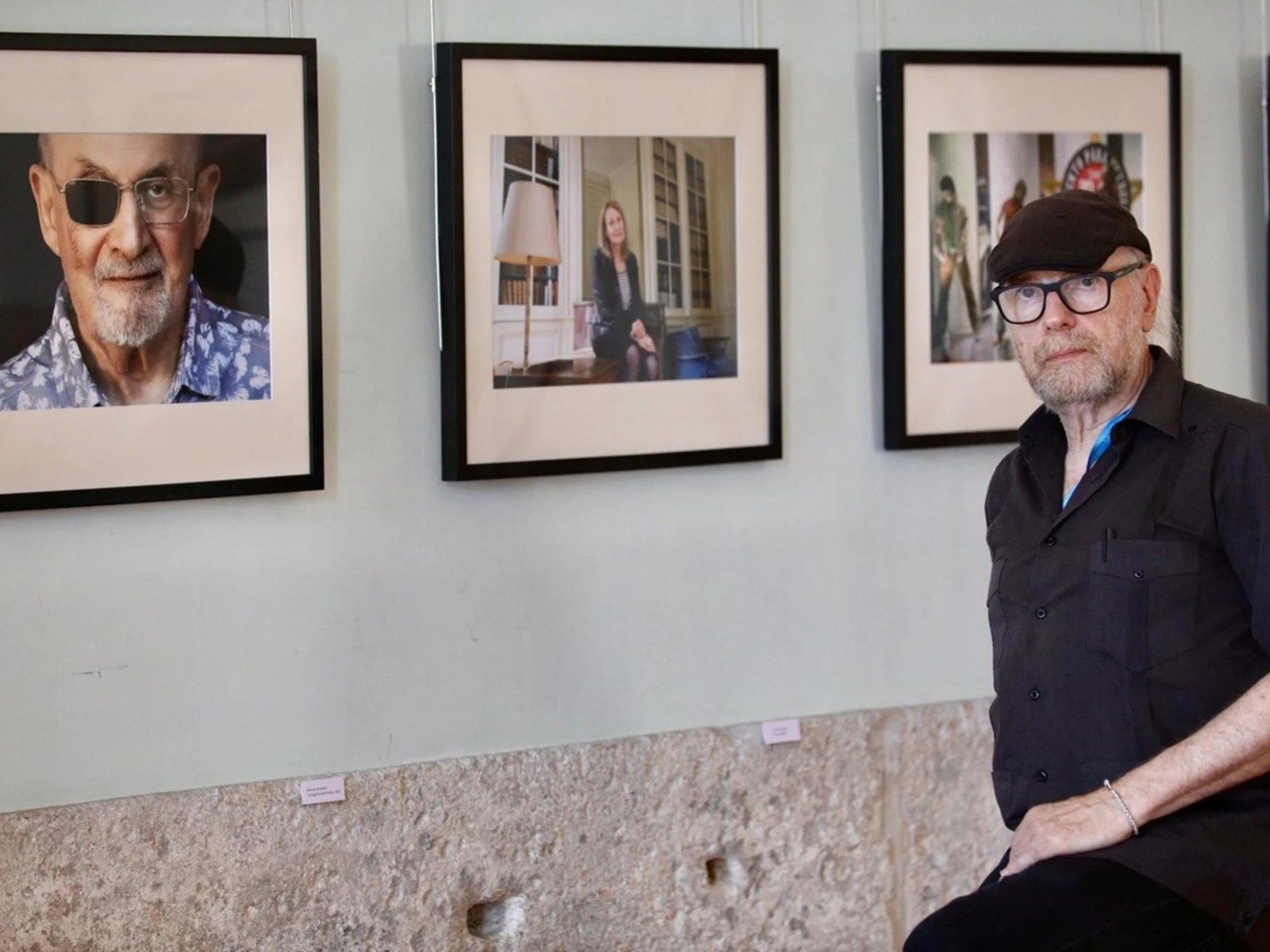 La exposición de Daniel Mordzinski que retrata a escritores perseguidos y defensores de la libertad