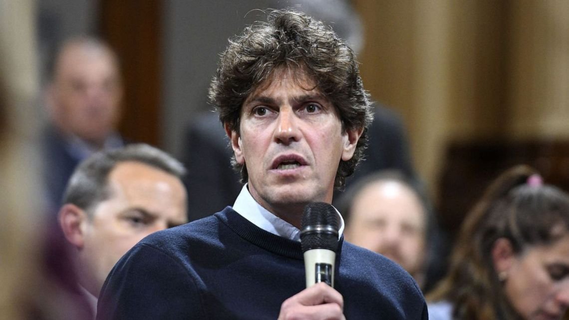 Los diputados radicales de Provincias Unidas le pidieron al Comité Nacional y a Martín Menem que le saquen el sello partidario al bloque UCR