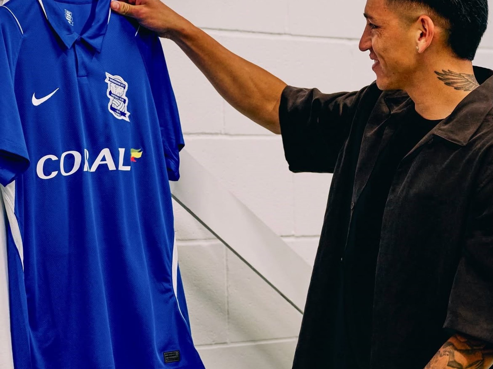 Luis Vázquez fue presentado en Birmingham City y festeja Boca porque recibirá dinero por la transferencia