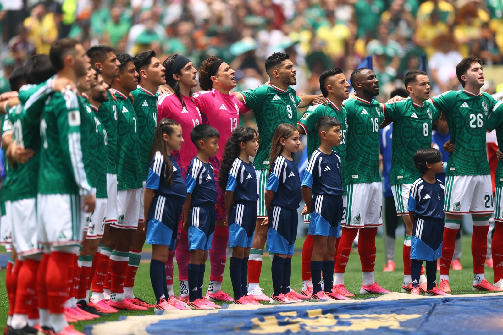 México - Ecuador en vivo | Javier Aguirre le confía a Gilberto Mora la titularidad junto a Luis Romo y Erik Lira