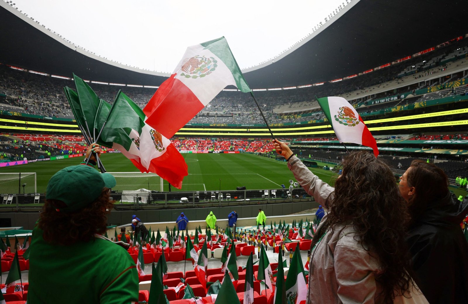 México - Inglaterra, en vivo | El partido se retrasa una hora debido a una tormenta eléctrica