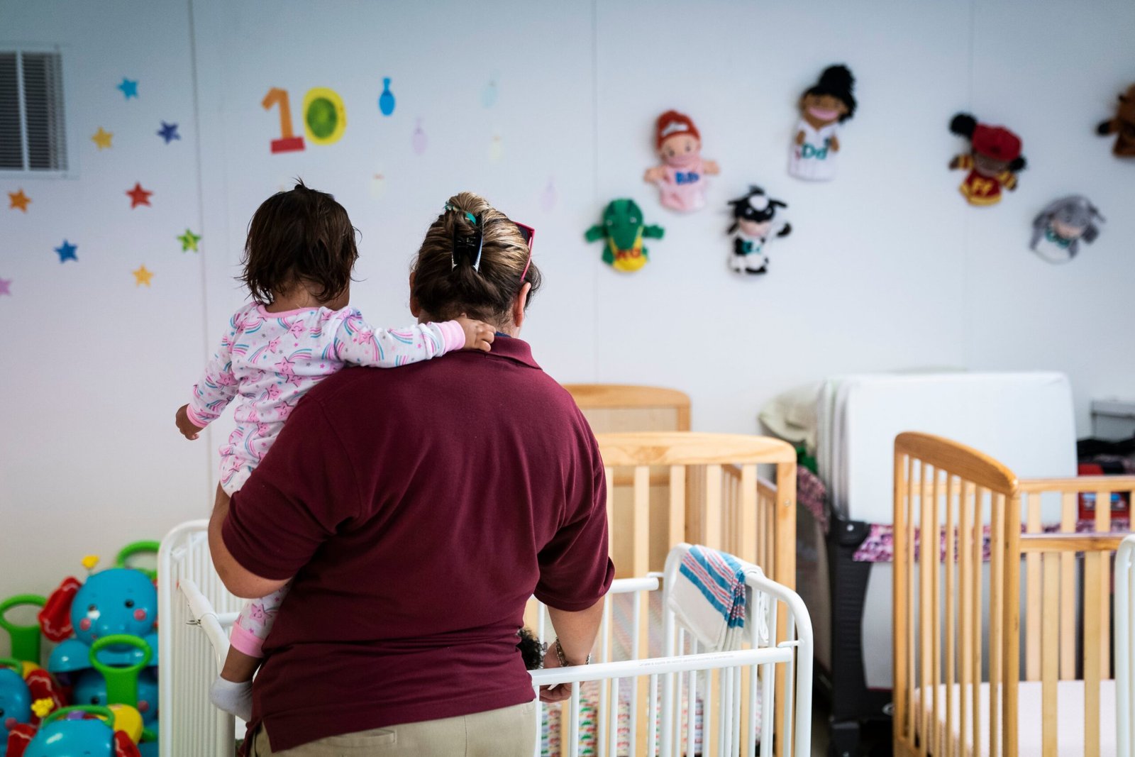 Miles de niños migrantes están en riesgo de quedarse sin abogados: “Quieren meterlos en la maquinaria de deportación”