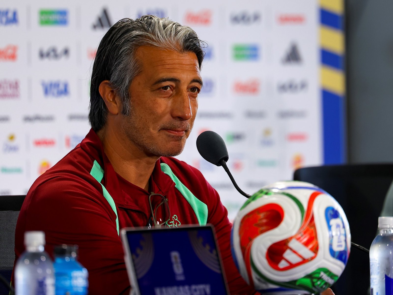 Murat Yakin, el DT de Suiza, habló antes del choque con Argentina por los cuartos de final del Mundial y se lamentó por la baja de una de sus figuras