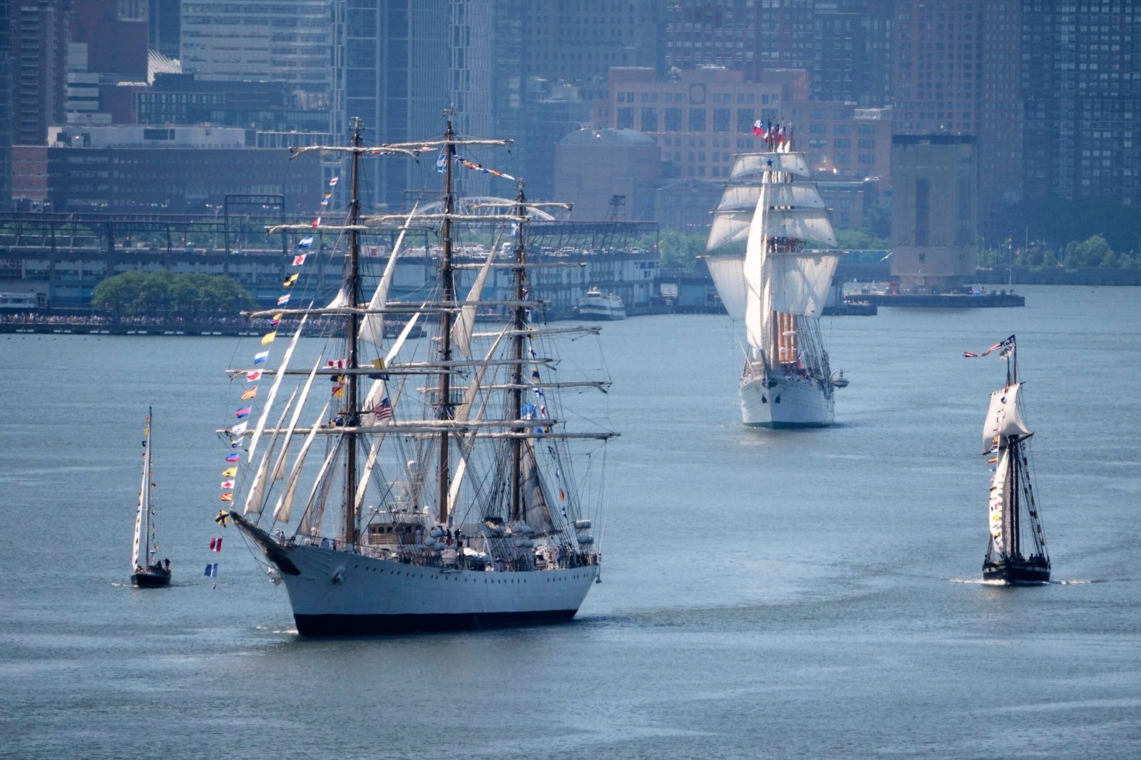 Nueva York celebra los 250 años de Estados Unidos con un desfile de 40 veleros de todo el mundo