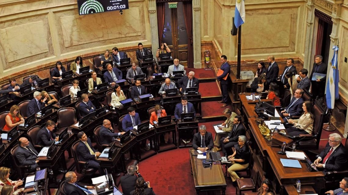 Odiamos (a veces) a los radicales: quiénes son los senadores que resisten la Reforma Electoral de Milei