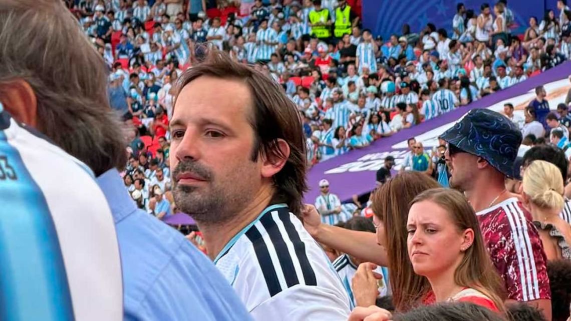 Polémica por el viaje del número dos del Ministerio de Justicia al Mundial: pidió licencia, fue autorizado y asistió al partido