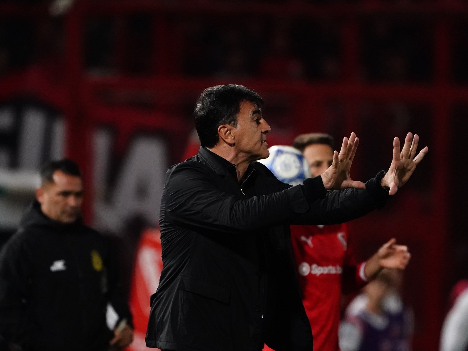 Quinteros, tras la victoria de Independiente: del "el equipo mejoró" al "están muy positivos" :: Olé