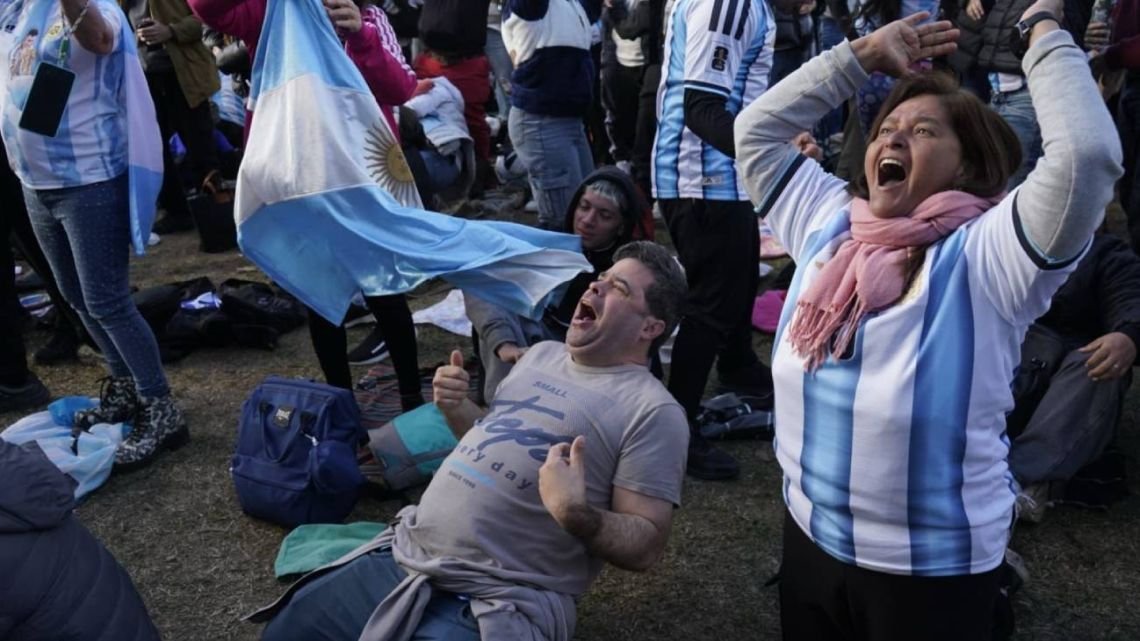 Según CAME, el Mundial y el aguinaldo impulsaron las ventas minoristas tras 13 meses de caída