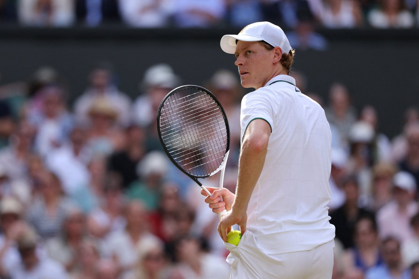 Sinner, en toda su dimensión: castigo a Djokovic y otra vez, finalista en Wimbledon