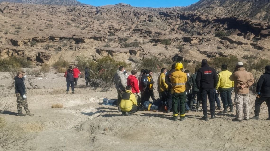 Trasladaron por tierra los cuerpos de las siete víctimas del helicóptero hacia la morgue judicial