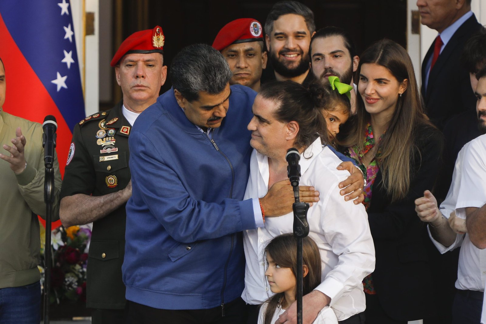 Un juez de Miami ordena pagar 314 millones de dólares a tres estadounidenses torturados en Venezuela