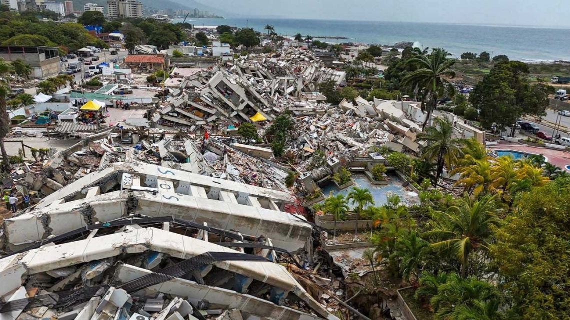 Venezuela deja de buscar sobrevivientes, mientras los cuerpos saturan las morgues