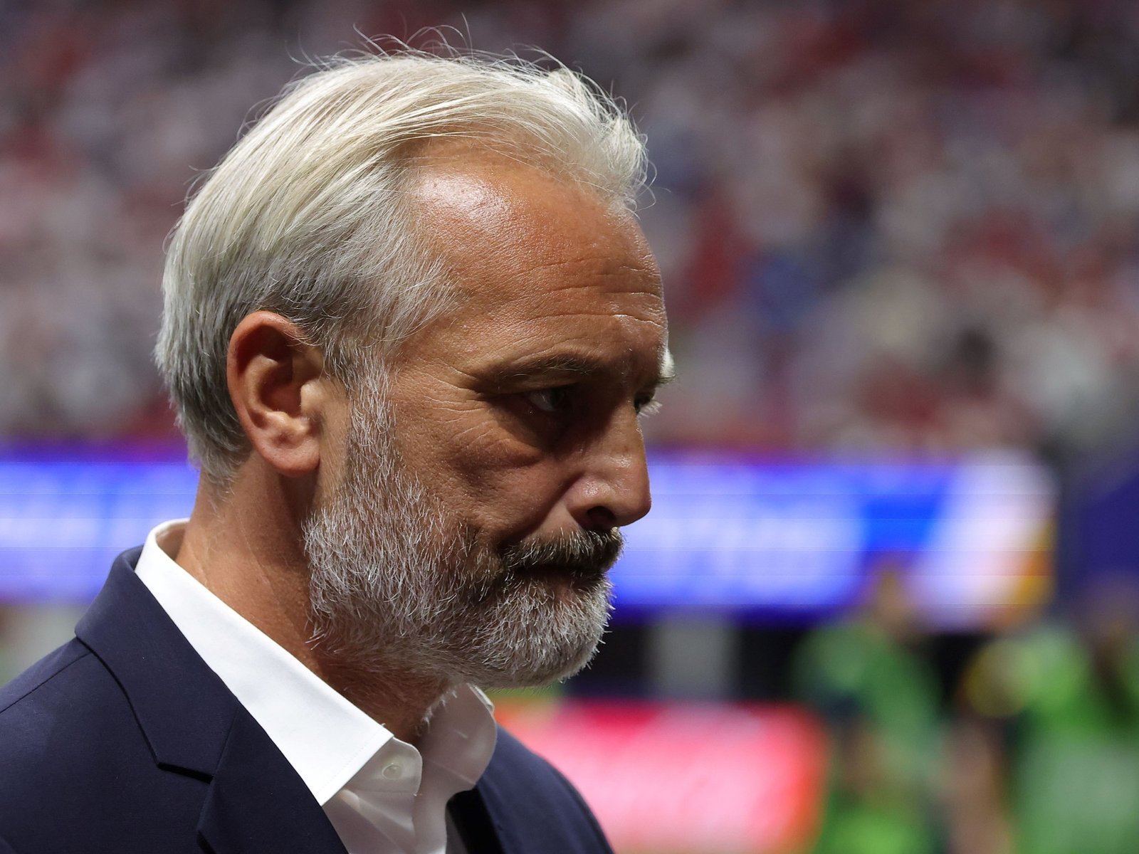 anunciaron la muerte de su padre en plena conferencia tras la derrota con Inglaterra