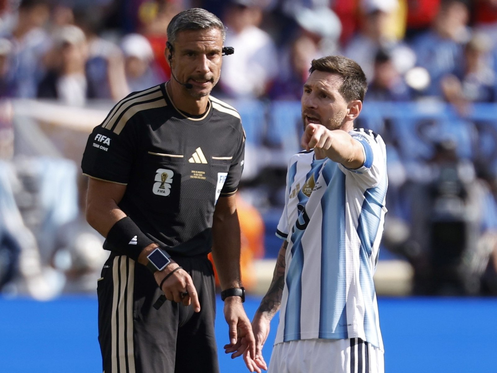defendió su actuación y habló sobre su charla con Messi
