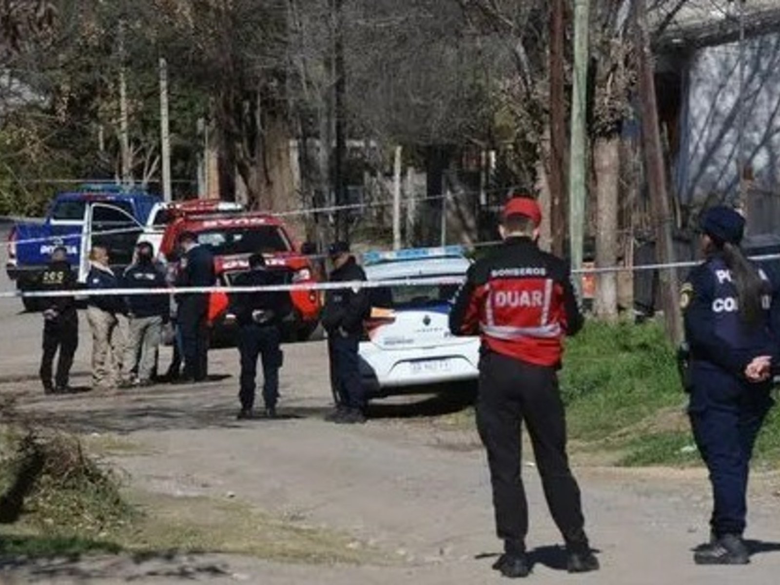 hace un año lo condenaron por hostigar y agredir a su pareja, que era su prima, violó las restricciones y la mató de una puñalada