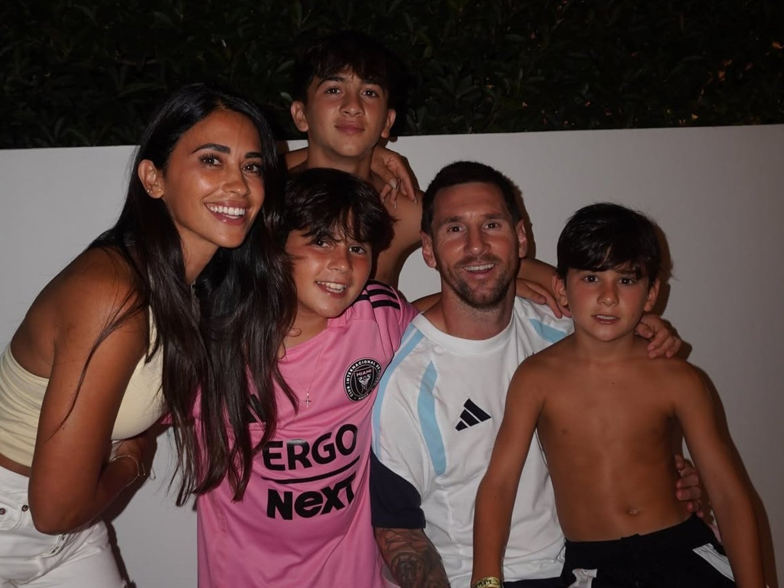 las fotos del reencuentro de Lionel Messi con Antonela y sus hijos en la noche libre en Miami