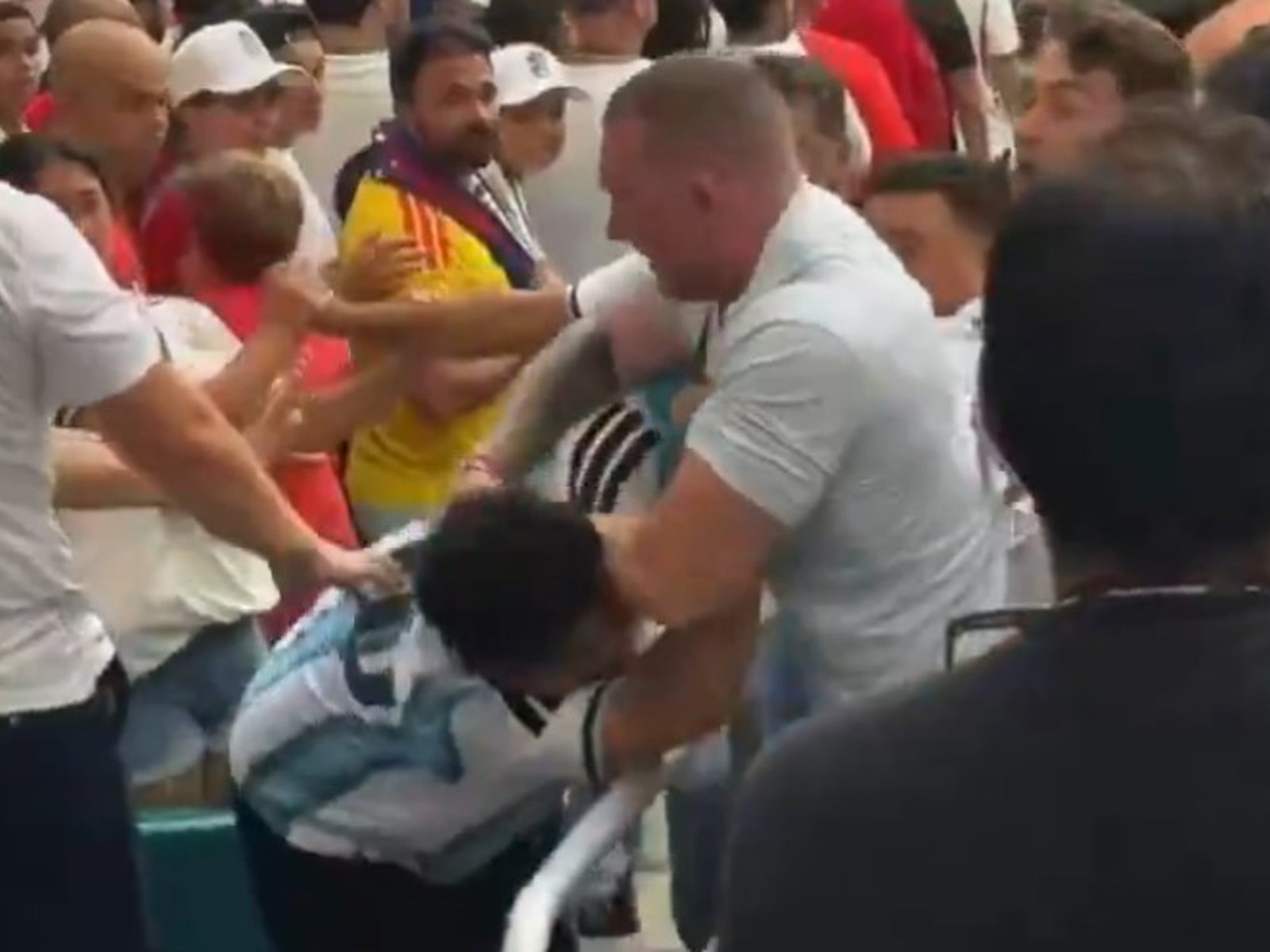 preocupación por incidentes entre hinchas antes de la semifinal del Mundial