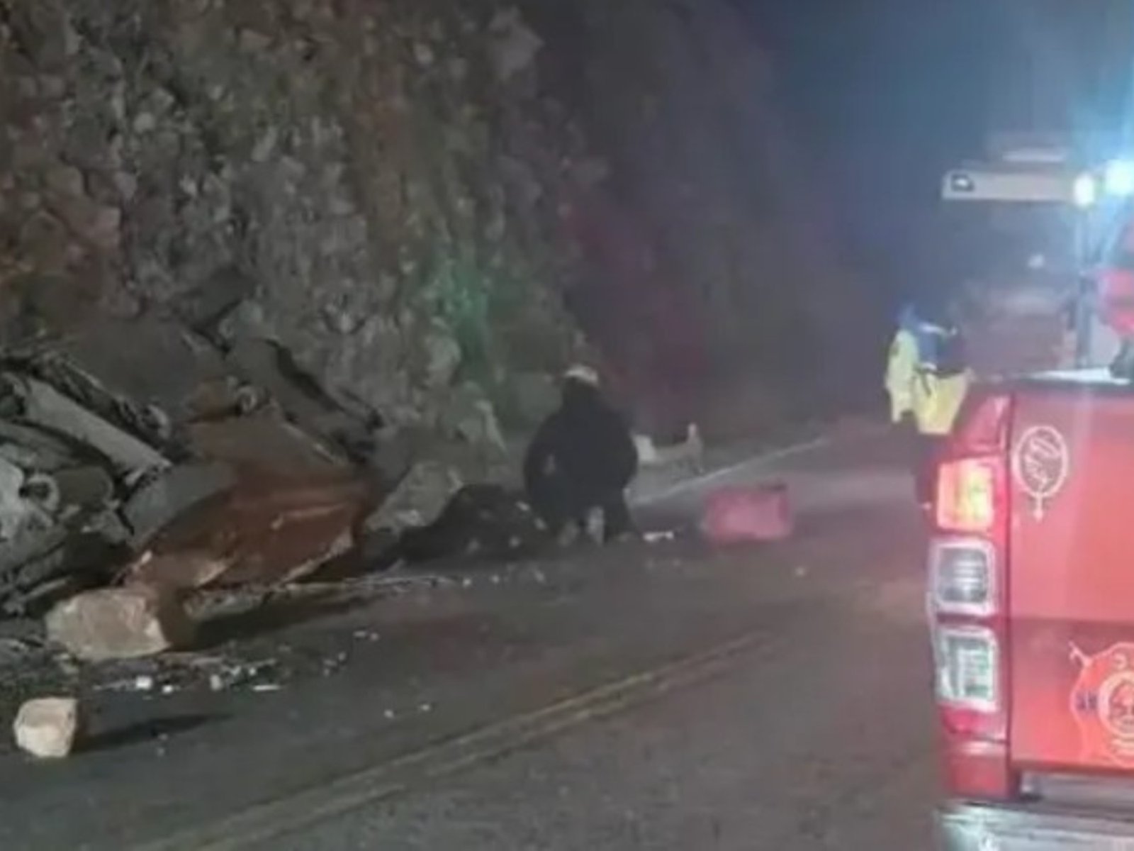 un chico de 11 años murió tras caer por un barranco en el auto en el que viajaba