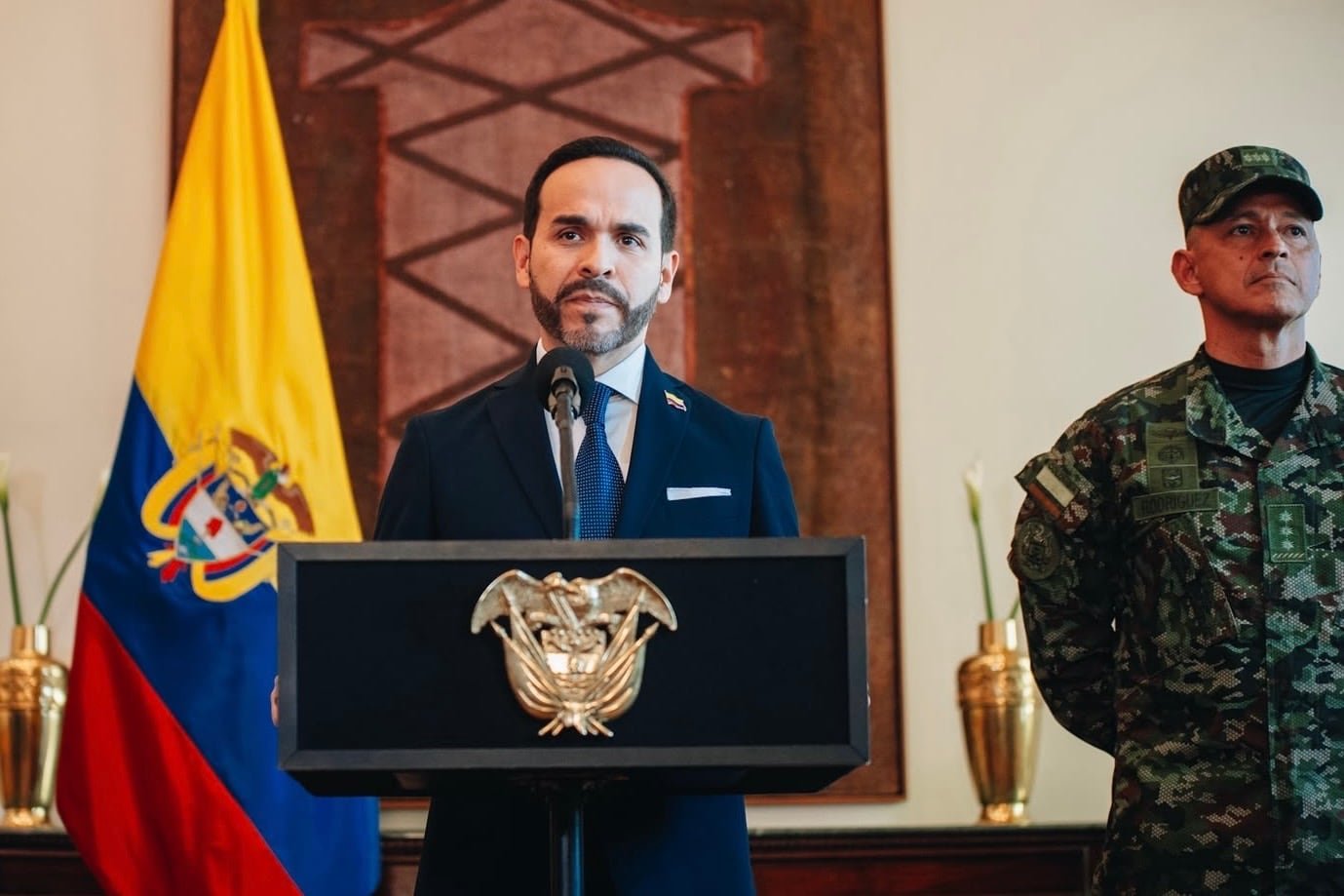 Abelardo de la Espriella ordena la deportación inmediata de los inmigrantes irregulares: “Se van, es una decisión política”