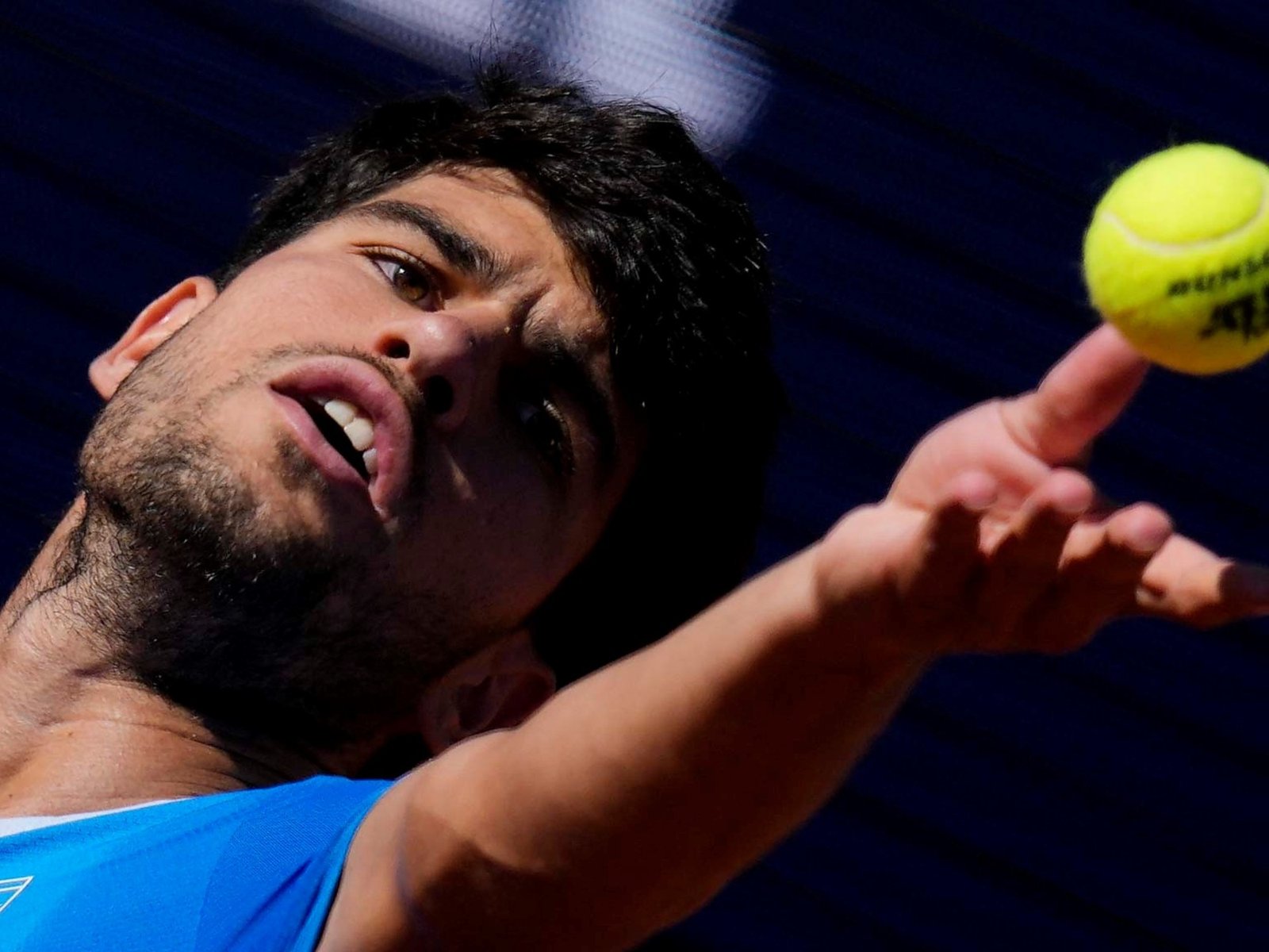 Carlos Alcaraz recurrió a un insólito crossover para anunciar que dejó atrás su lesión y jugará el US Open