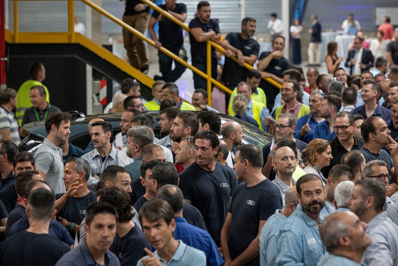 Trabajadores de Ford en Almussafes (Valencia), reunidos para el anuncio de la alianza con Geely el pasado 23 de julio.