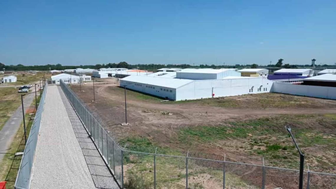 Comienza el traslado de la cárcel de Devoto a Marcos Paz: el plan para cerrar el histórico penal y su impacto en el barrio