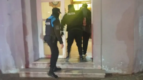 Demoraron a un hombre por generar desórdenes en el interior del Hospital Regional