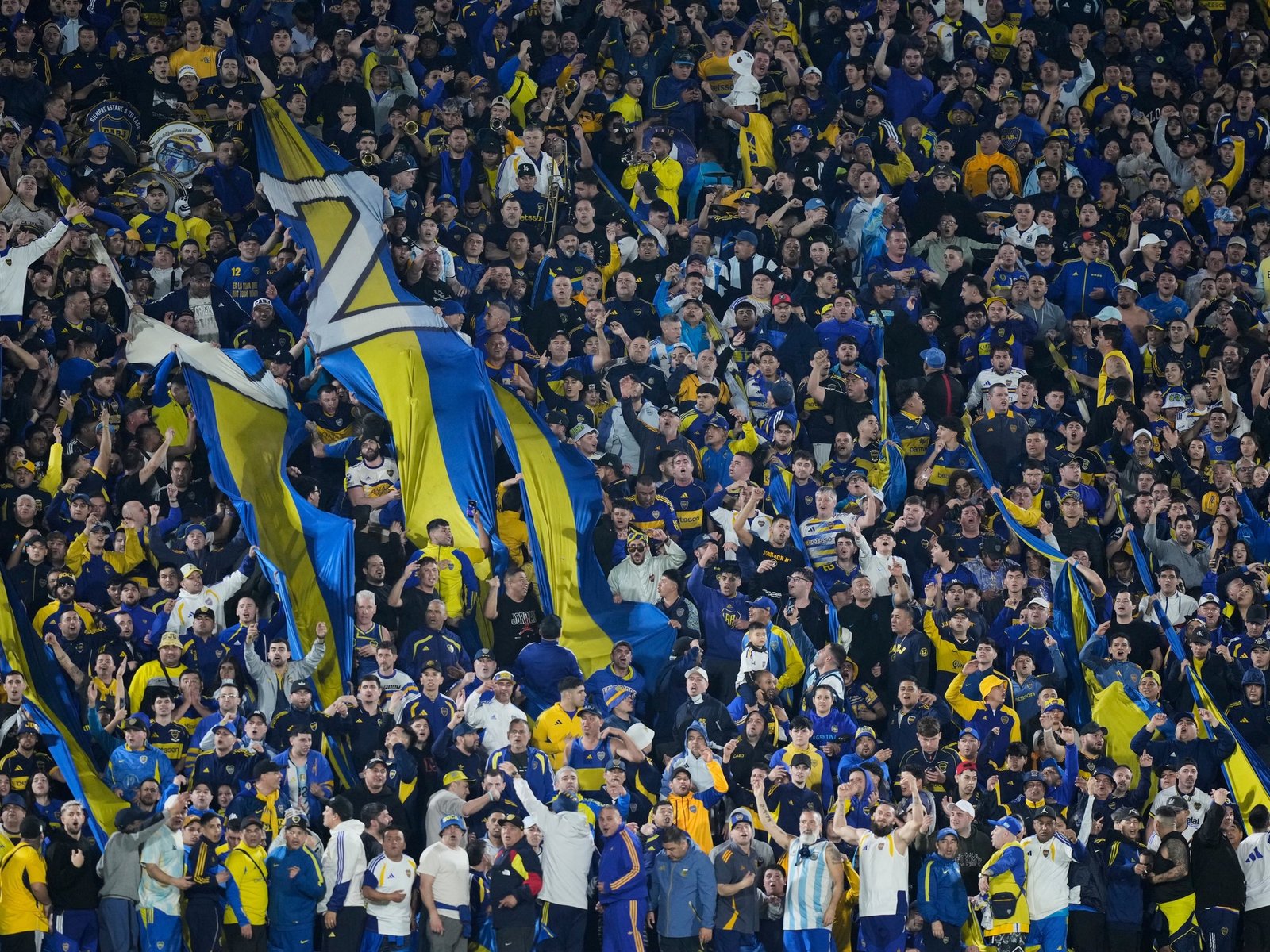 Deportaron a 10 hinchas de Boca desde Paraguay por "problemas con la Conmebol" en la previa de la revancha frente a Recoleta