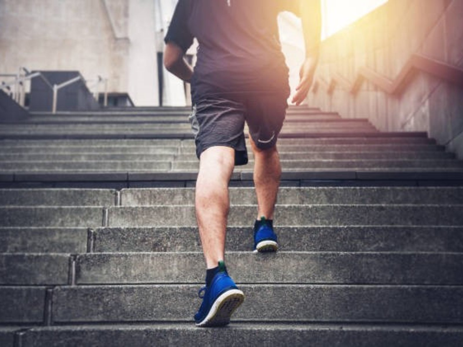 Descubren por qué solo tres minutos de ejercicio intenso pueden mejorar más la salud que 90 de deporte moderado