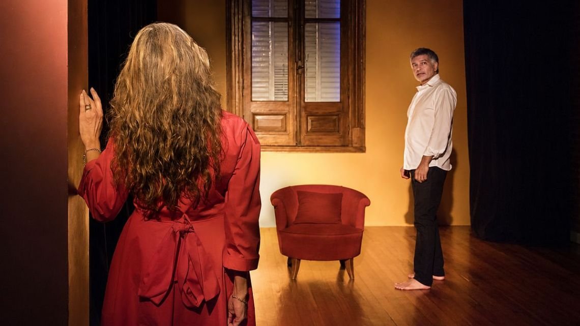 El Cielo en Una Habitación: el deseo y la ilusión se cruzan en un juego de relatos en el teatro independiente