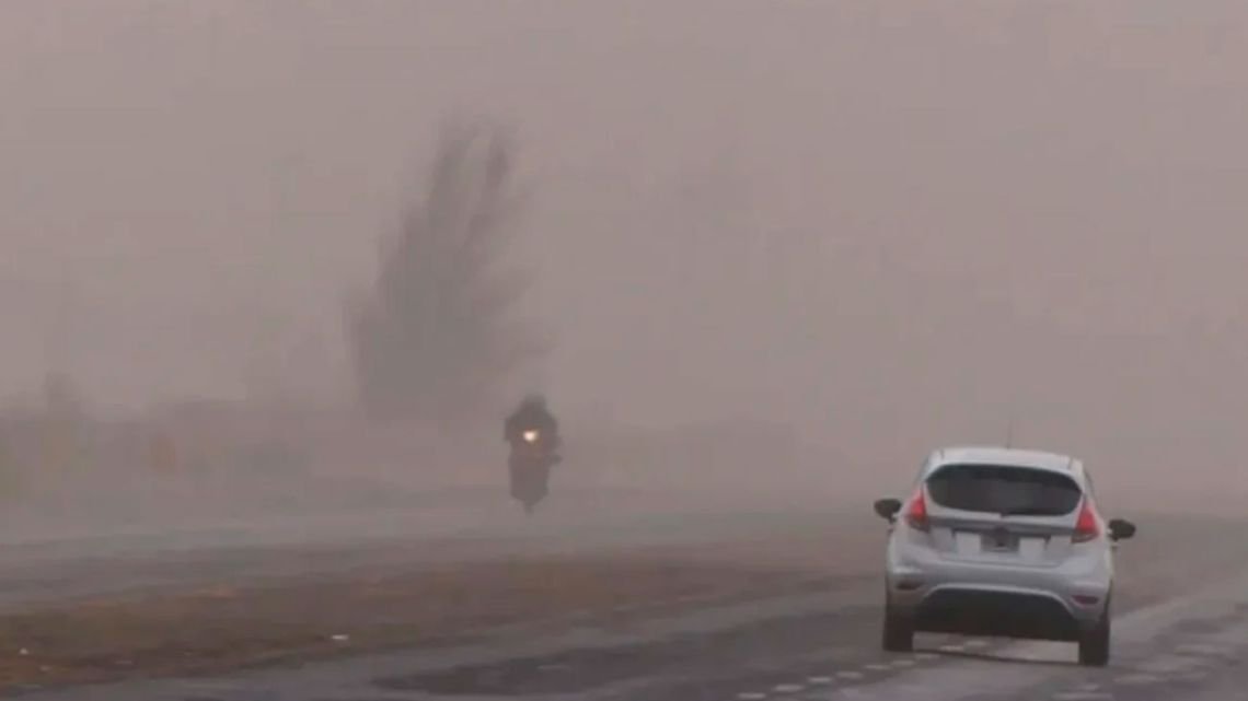 El Servicio Meteorológico Nacional emitió un alerta por temporal que azotará a más de diez provincias